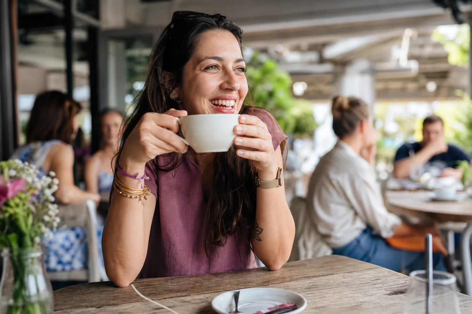 Two people talking over coffee in Oxfordshire